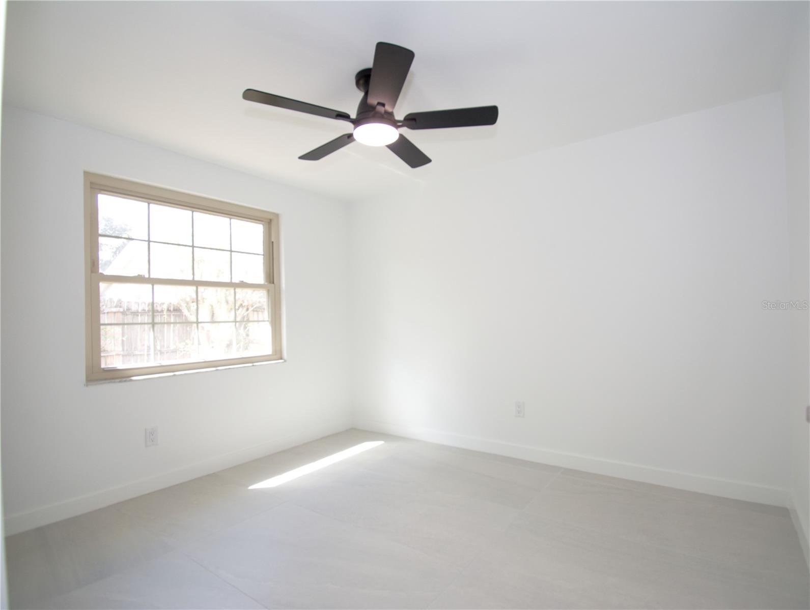 9409 LONSDALE CT, TAMPA, FL — photo 16