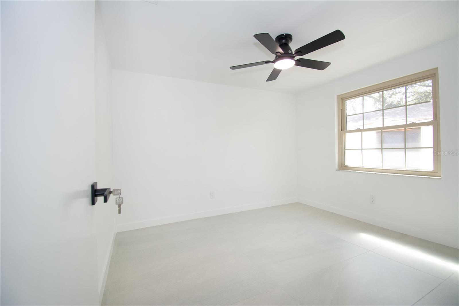 9409 LONSDALE CT, TAMPA, FL — photo 18