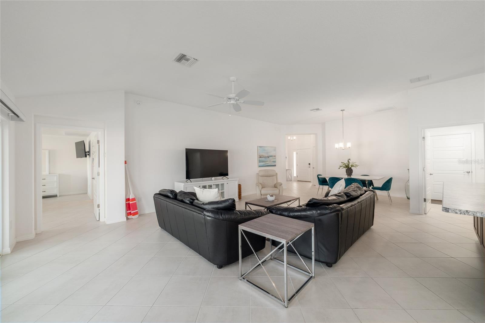 4537 BROOKE LN, THE VILLAGES, FL — photo 8