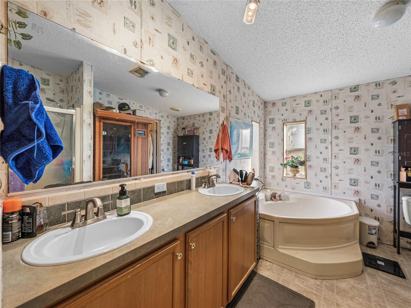 11404 LITHIA PINECREST RD, LITHIA, FL — photo 33