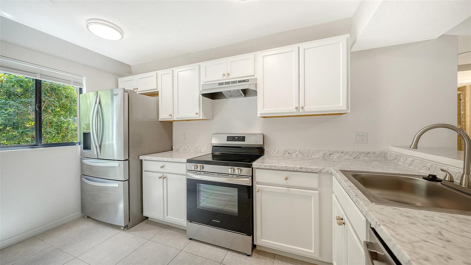 1720 GLENHOUSE DR #326, SARASOTA, FL — photo 4