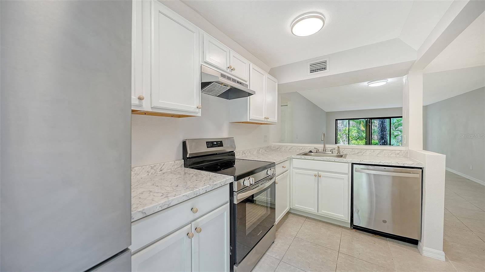 1720 GLENHOUSE DR #326, SARASOTA, FL — photo 5