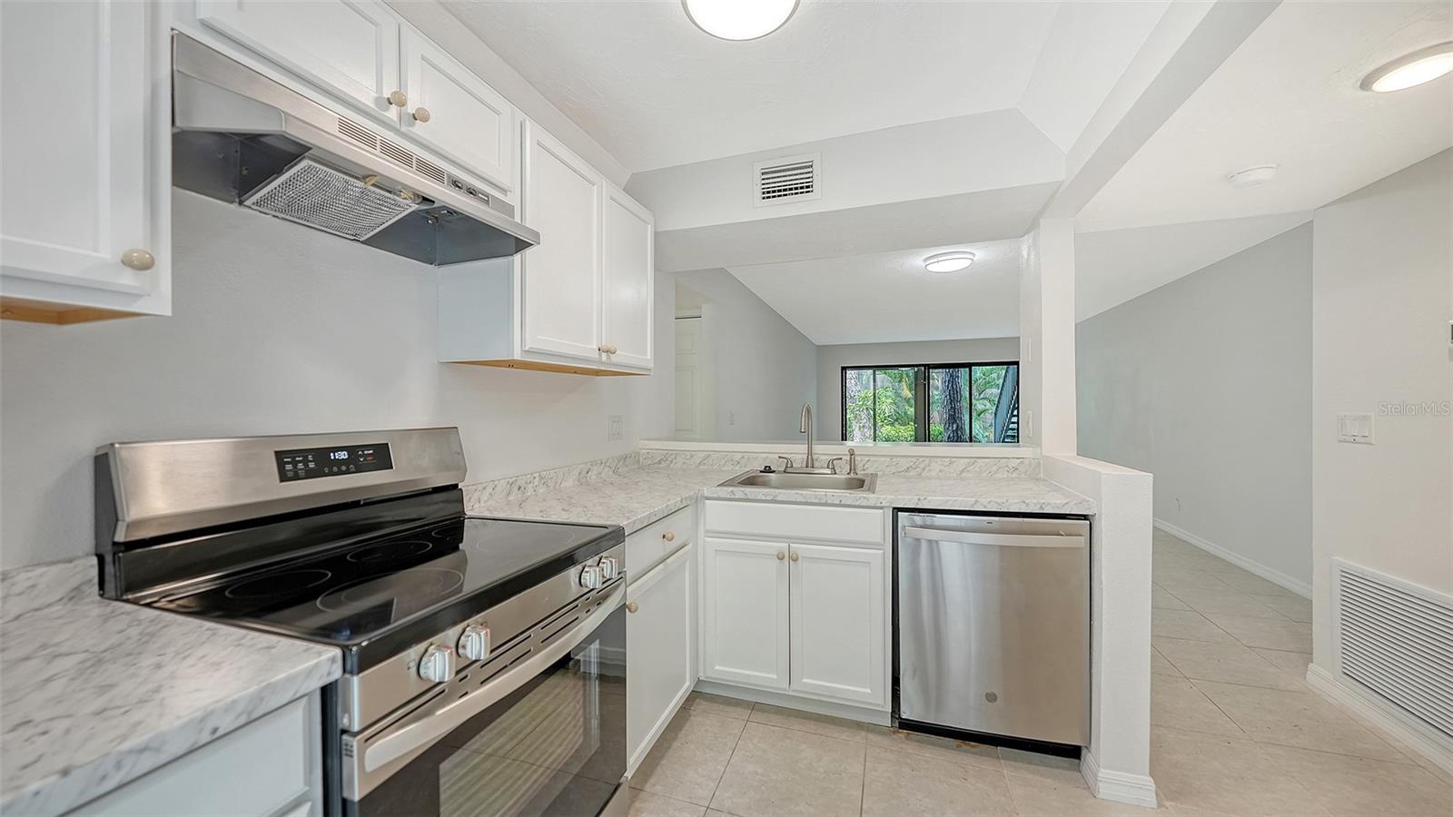 1720 GLENHOUSE DR #326, SARASOTA, FL — photo 6