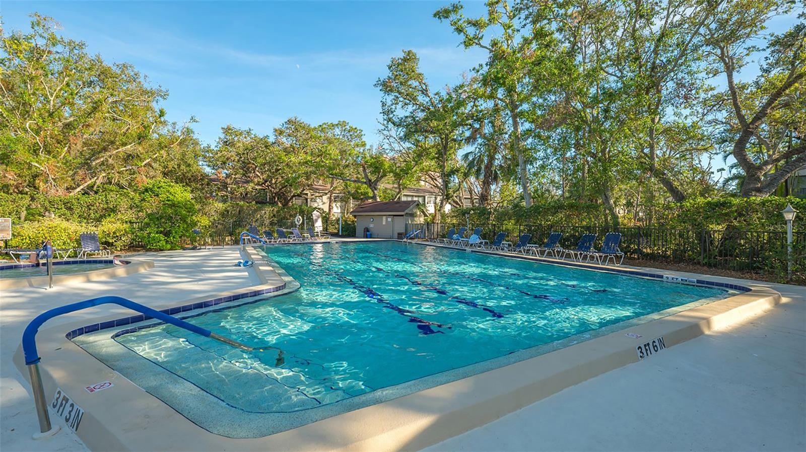 1720 GLENHOUSE DR #326, SARASOTA, FL — photo 37