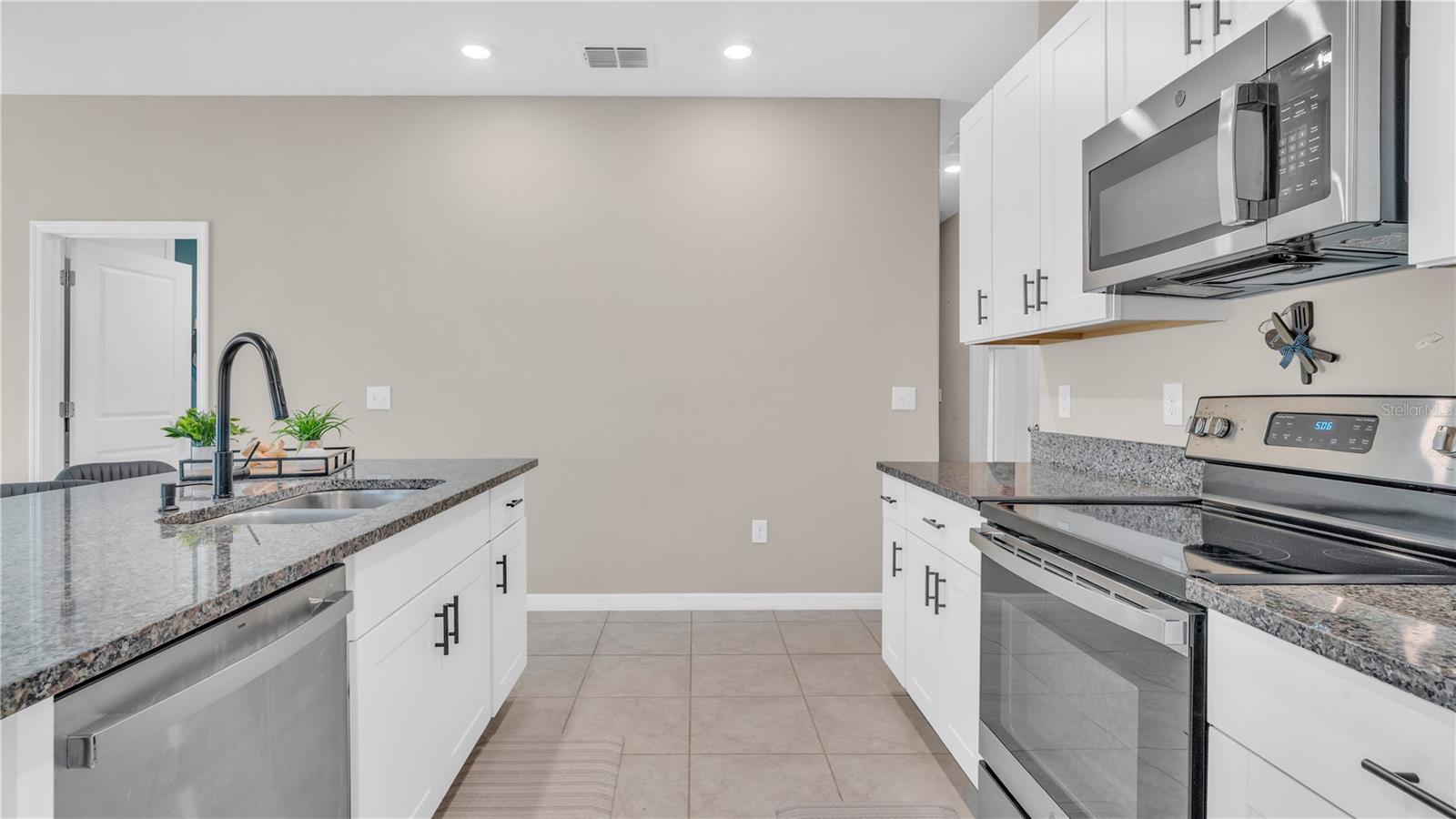 1841 CRINKLE LEAF CT, RUSKIN, FL — photo 18