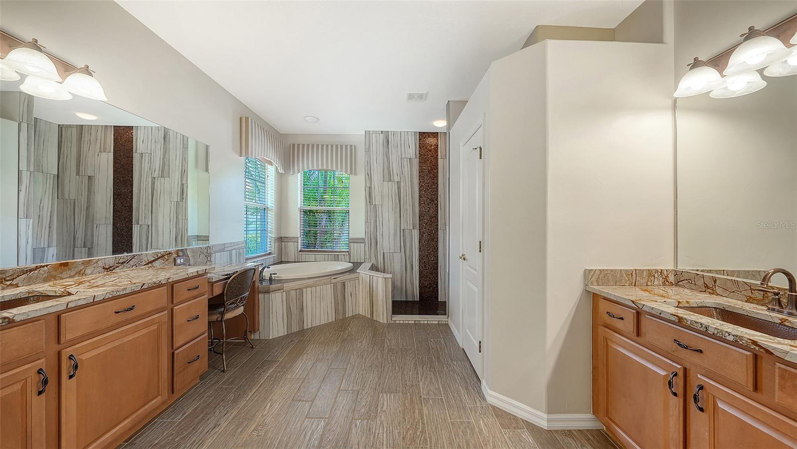 6148 PALOMINO CIR, BRADENTON, FL — photo 19