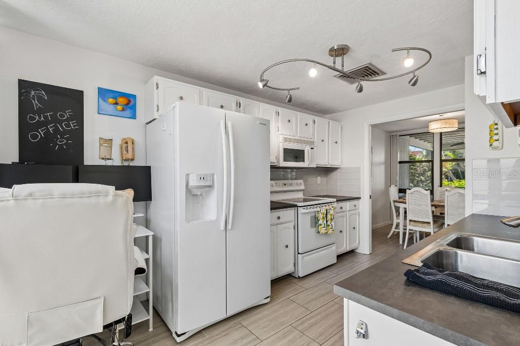 500 PARK BLVD S #24, VENICE, FL — photo 14