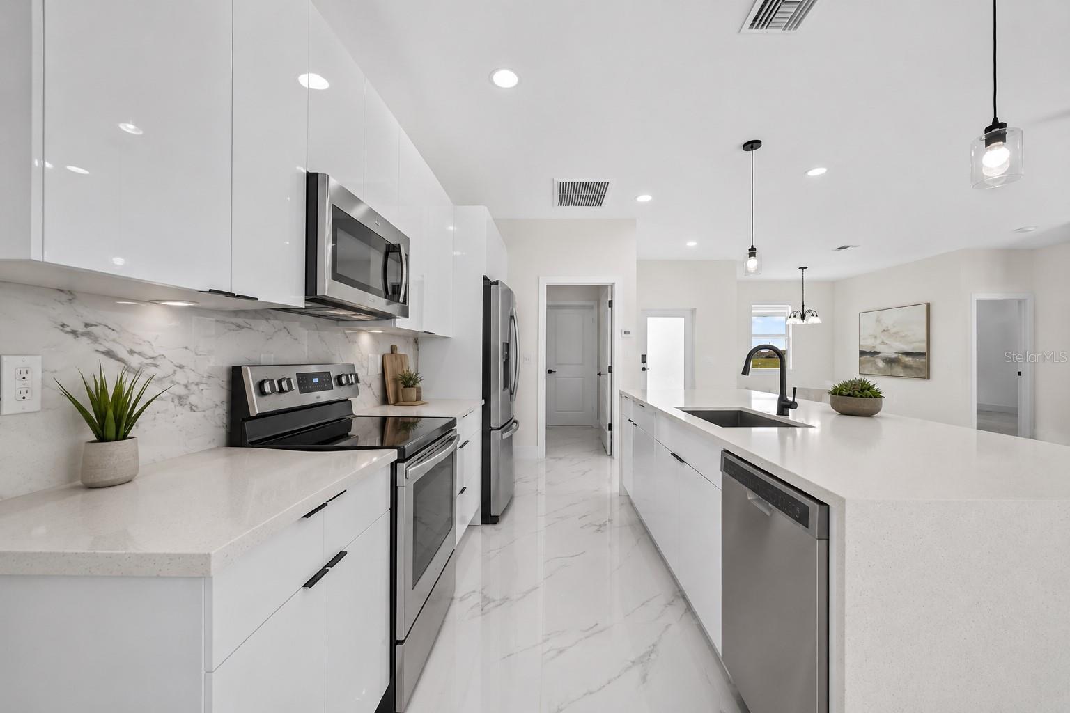 103 DIPLOMAT PKWY E, CAPE CORAL, FL — photo 9
