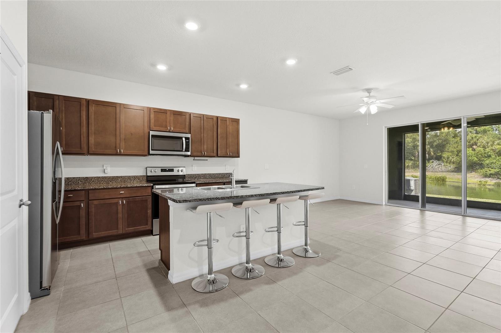 8652 MILESTONE DR, SARASOTA, FL — photo 4