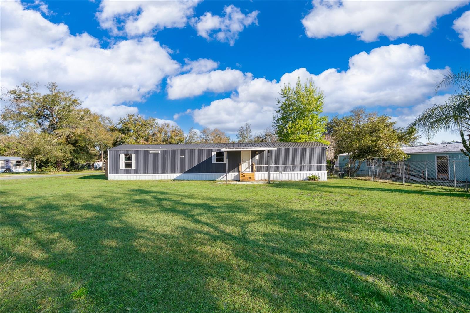101 CAROLINE AVE, LADY LAKE, FL — photo 3
