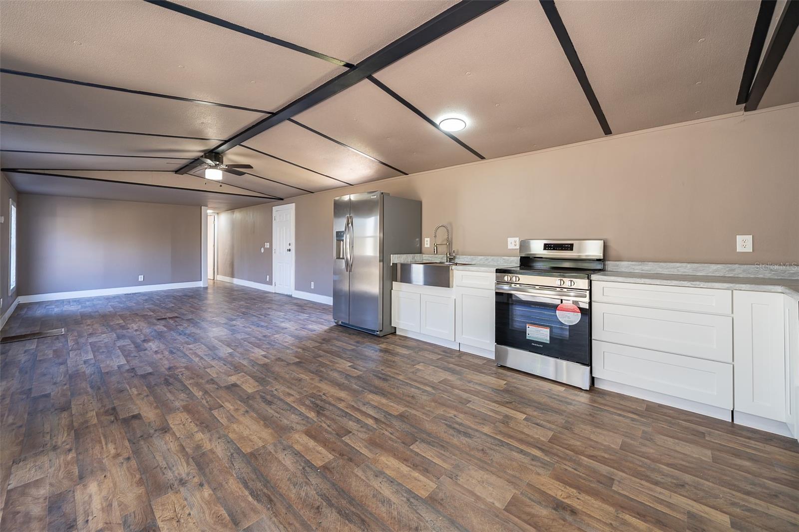 101 CAROLINE AVE, LADY LAKE, FL — photo 20