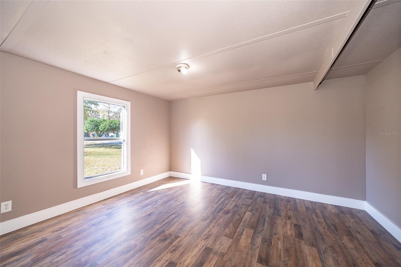 101 CAROLINE AVE, LADY LAKE, FL — photo 29