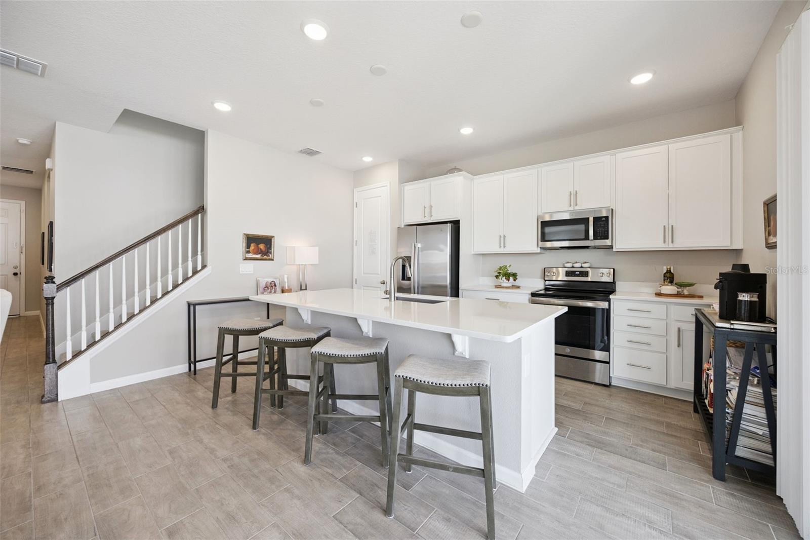 1550 SUGARBELLE CIR, MASCOTTE, FL — photo 20