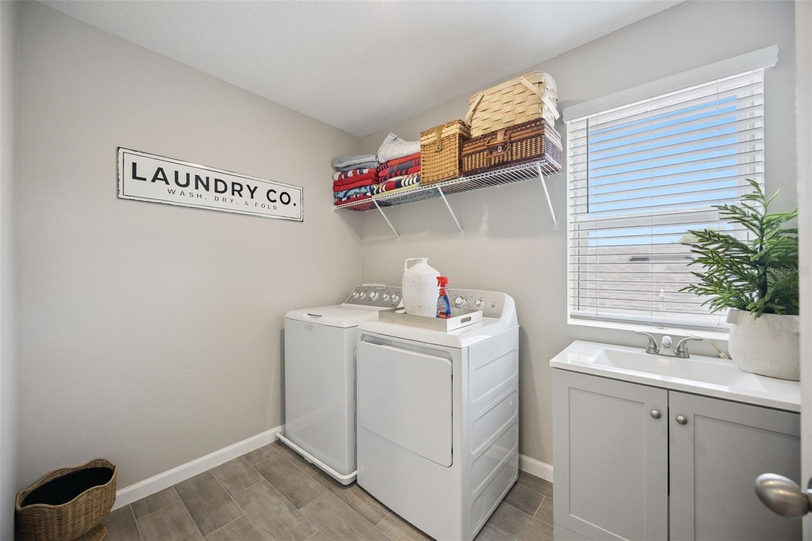 1550 SUGARBELLE CIR, MASCOTTE, FL — photo 51