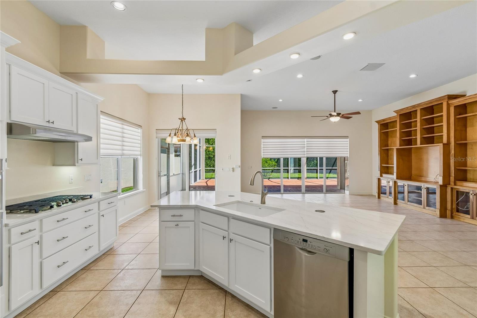 601 VIENTO DE AVILA, TAMPA, FL — photo 10