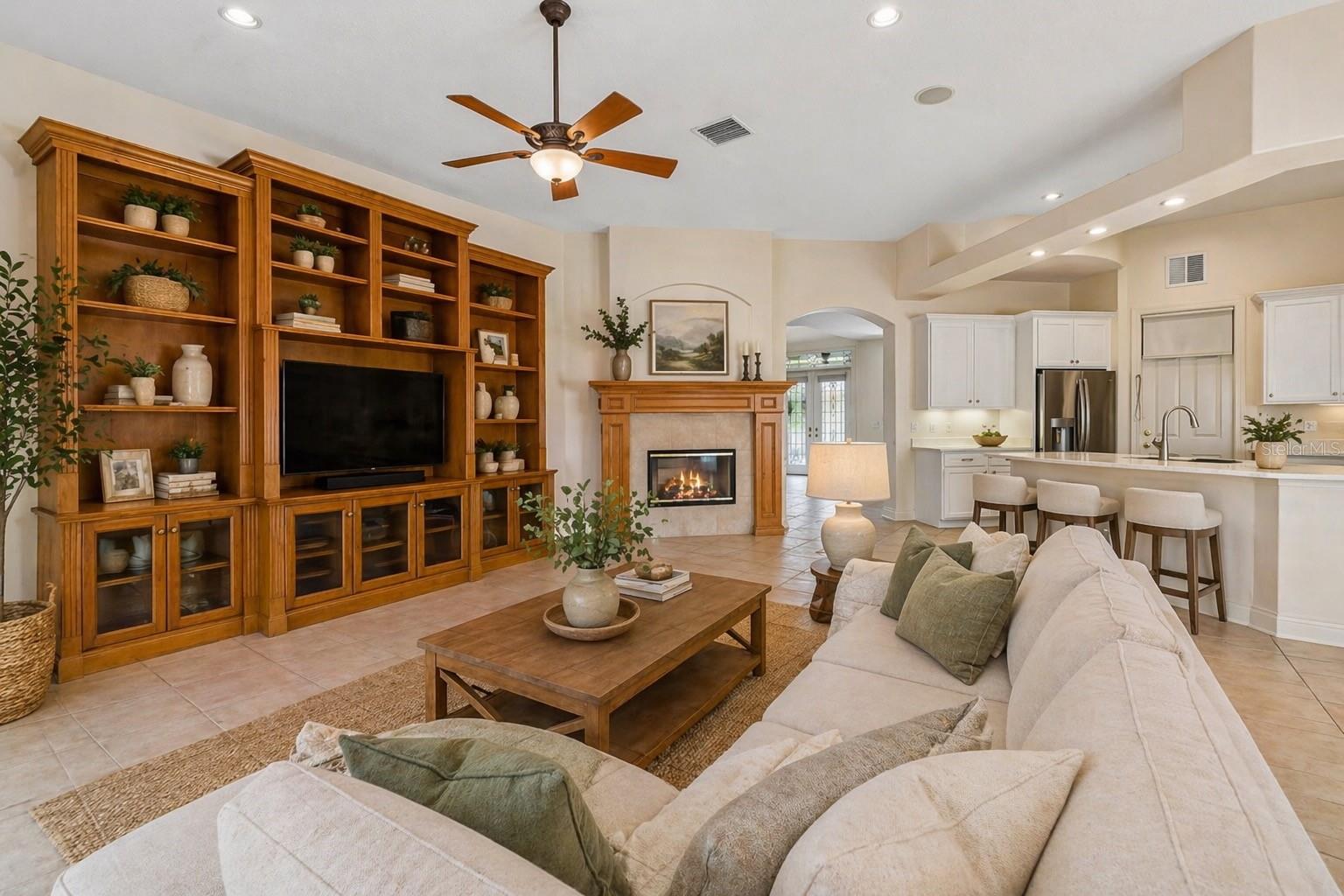 601 VIENTO DE AVILA, TAMPA, FL — photo 12