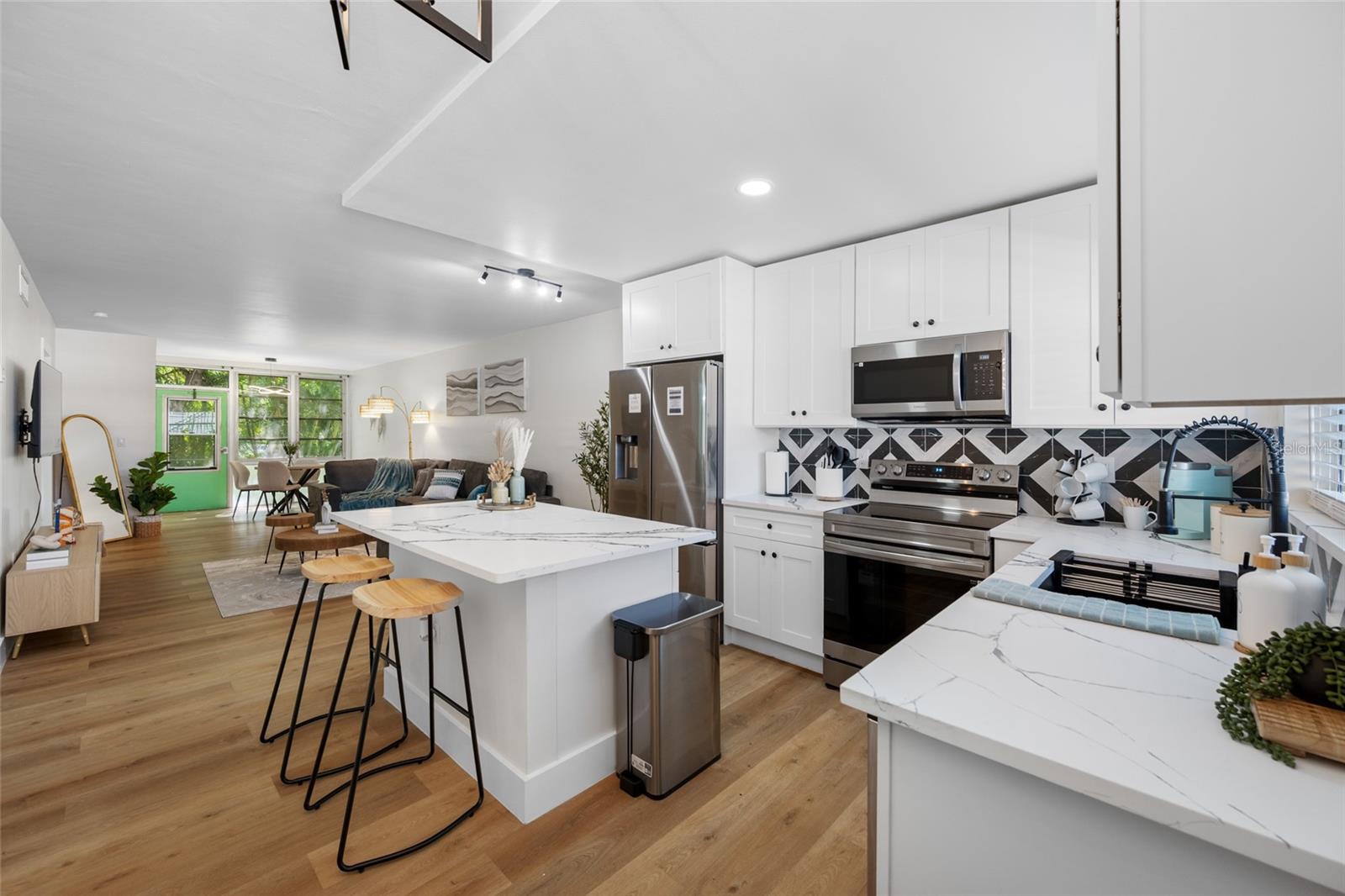 1433 S BELCHER RD #F9, CLEARWATER, FL — photo 2