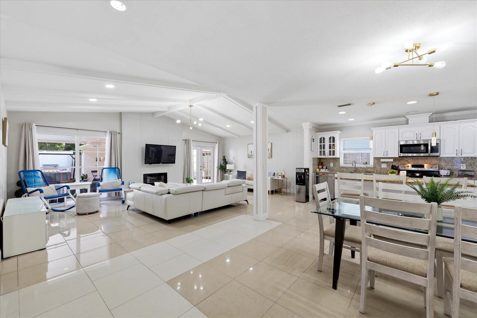 8331 W POCAHONTAS AVE, TAMPA, FL — photo 6