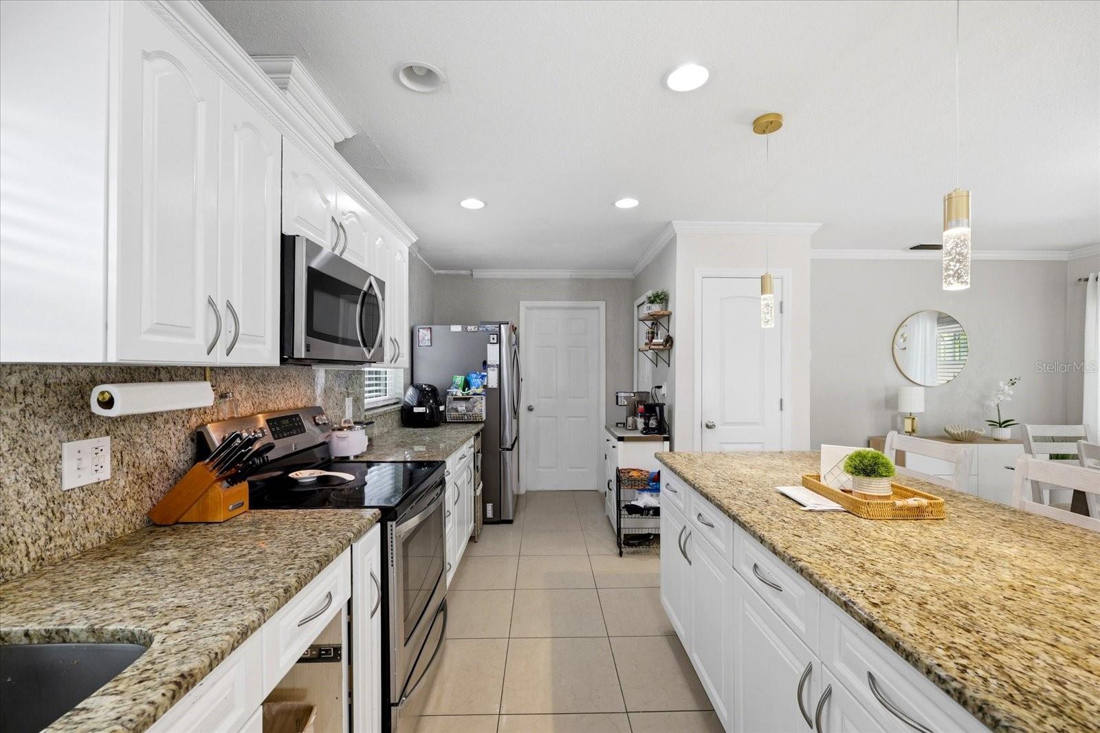 8331 W POCAHONTAS AVE, TAMPA, FL — photo 14