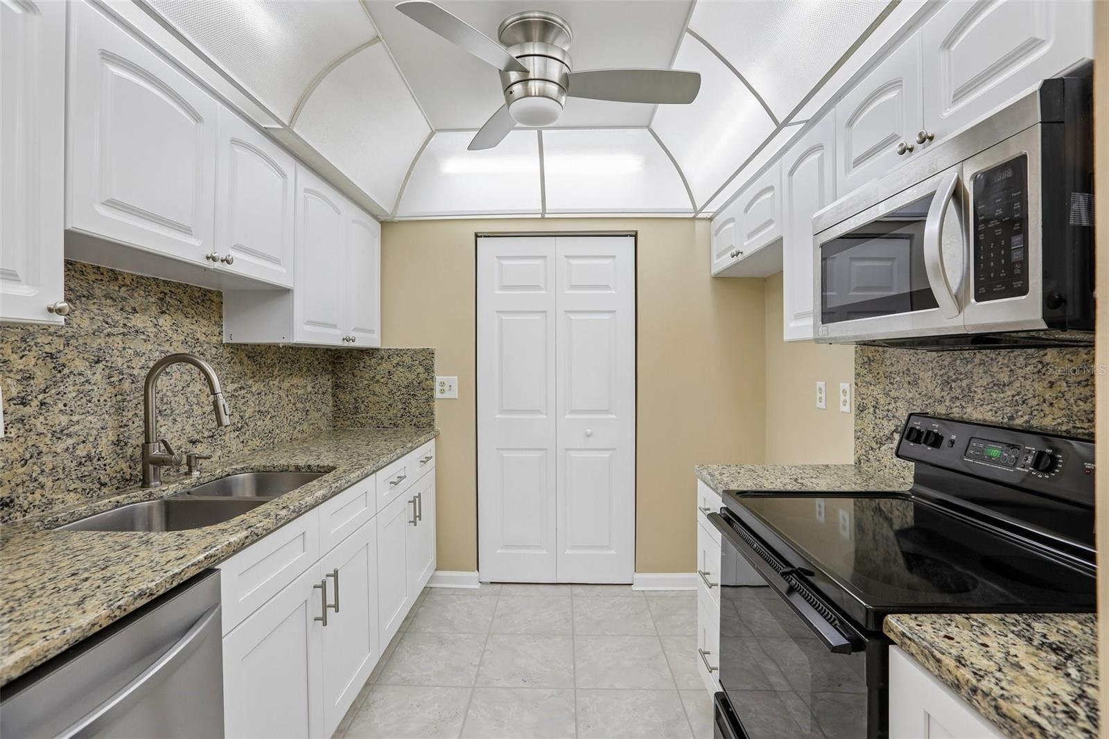 1418 14TH CIR SE, LARGO, FL — photo 9