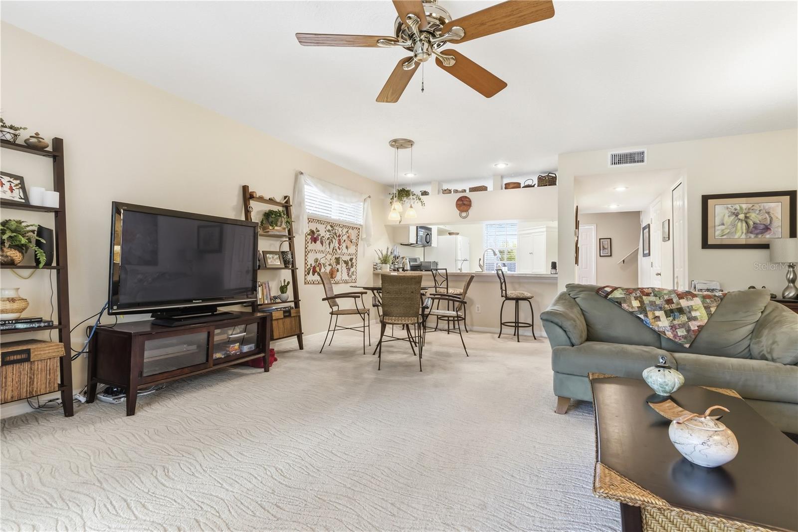 9034 LAKE PLACE LN #9034, TAMPA, FL — photo 4