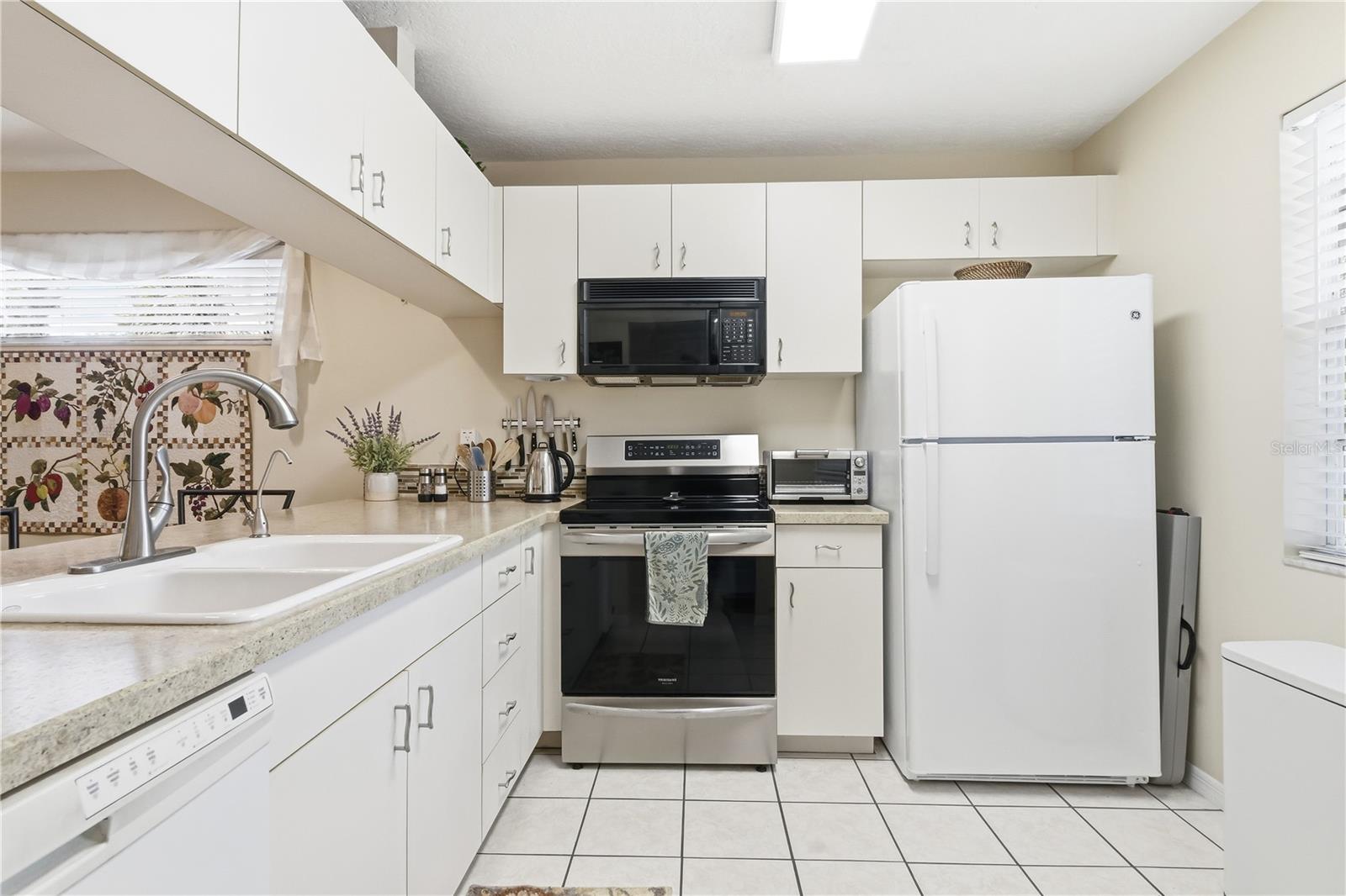 9034 LAKE PLACE LN #9034, TAMPA, FL — photo 11