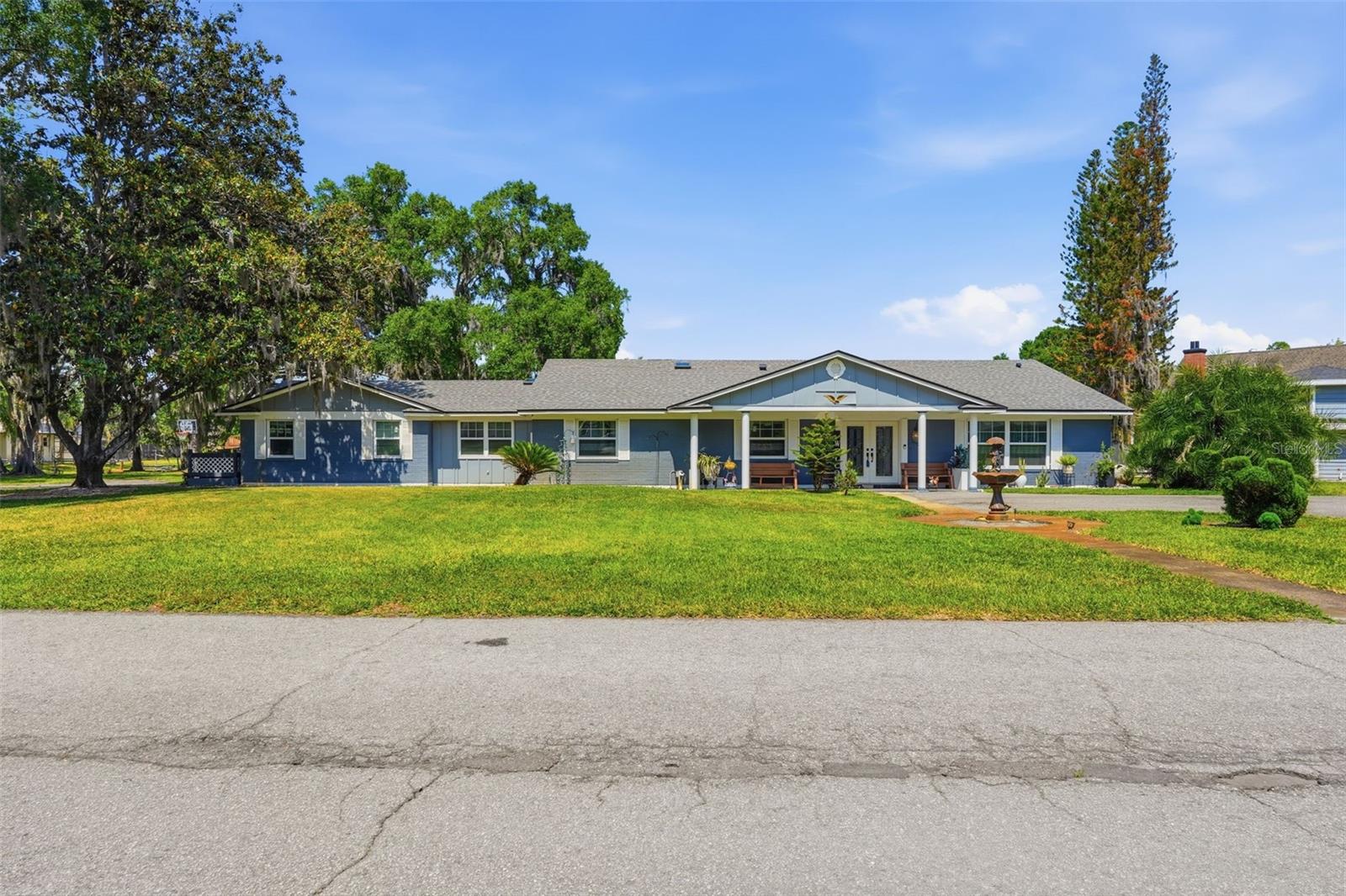 3678 E LAKE DR, LAND O LAKES, FL