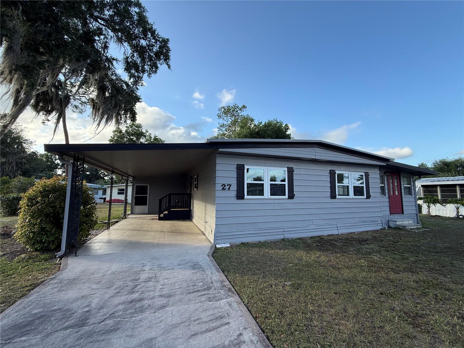 27 S BOBWHITE RD, WILDWOOD, FL