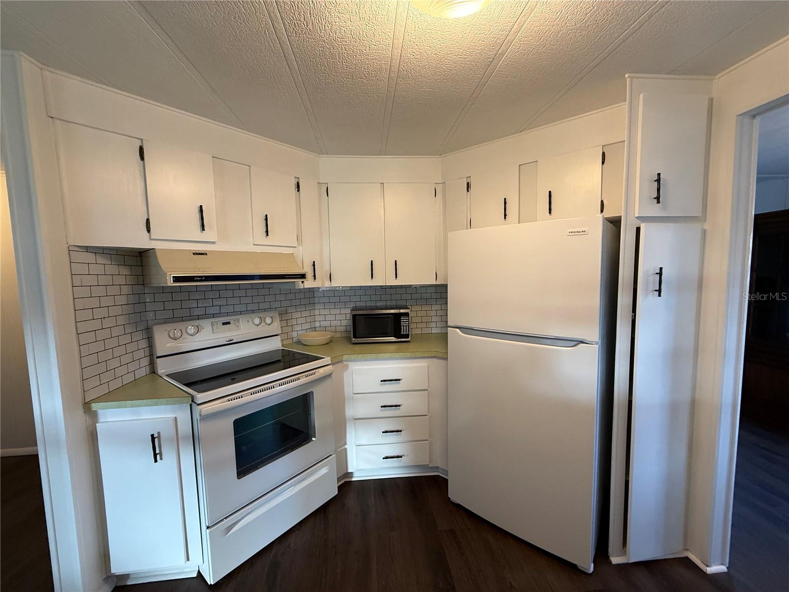 27 S BOBWHITE RD, WILDWOOD, FL — photo 8