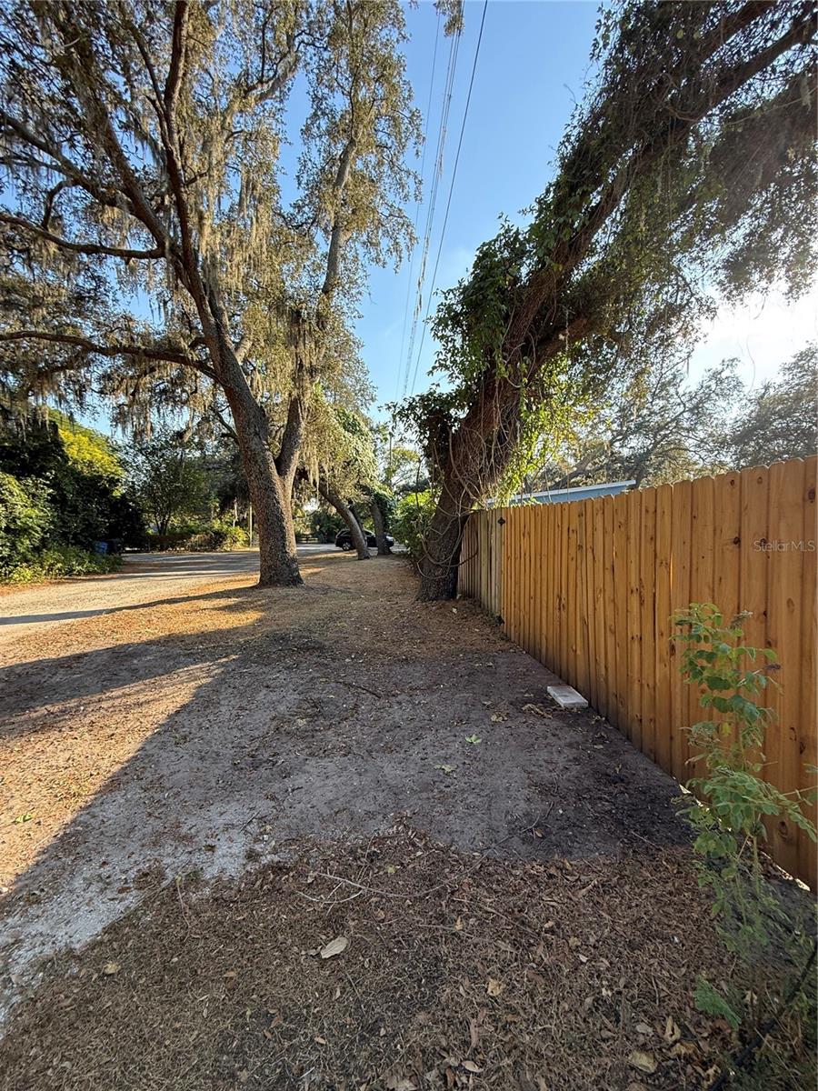 LAKESIDE DR, BRANDON, FL — photo 4