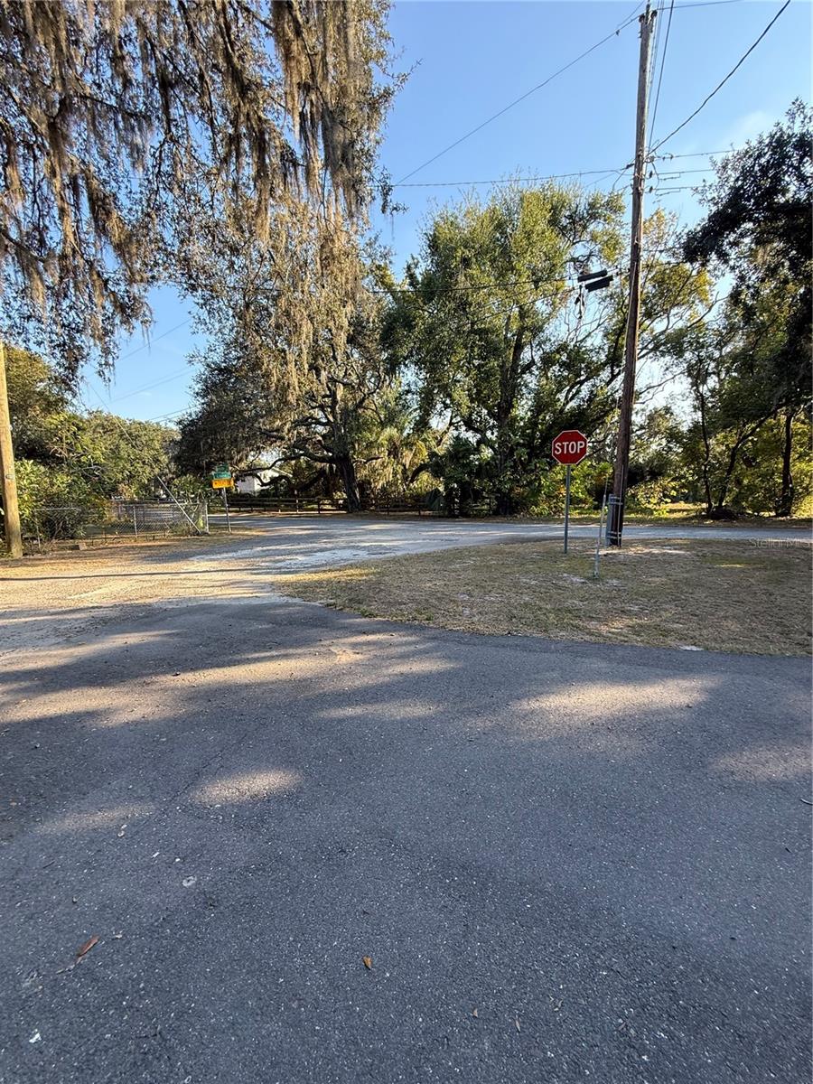 LAKESIDE DR, BRANDON, FL — photo 10
