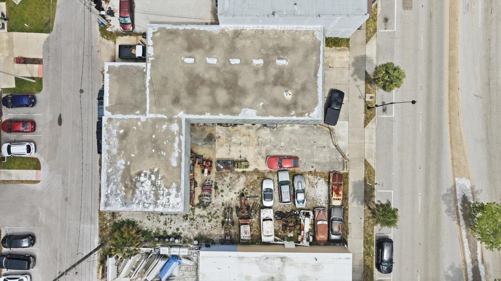 629 E VENICE AVE, VENICE, FL — photo 32