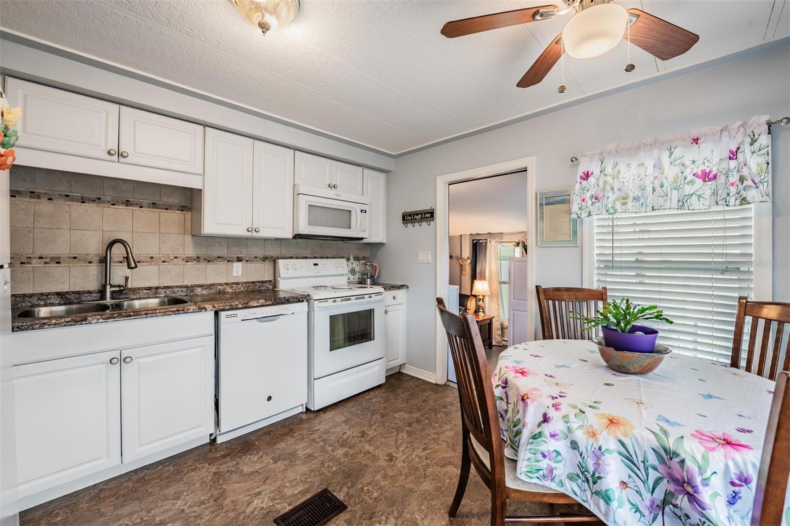 7048 EL MEYERS ST, ZEPHYRHILLS, FL — photo 11