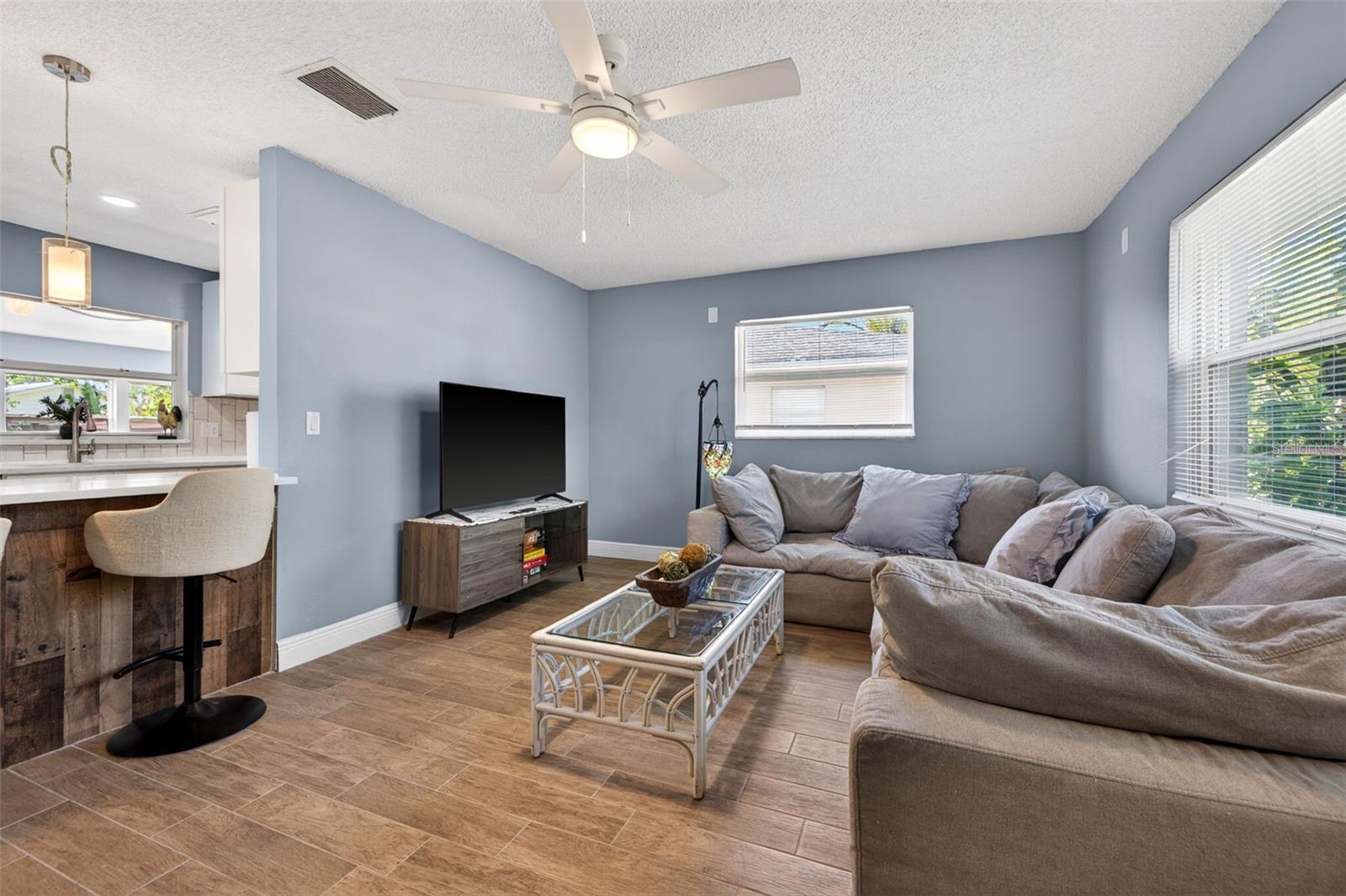 5810 VENETIAN BLVD NE, ST PETERSBURG, FL — photo 3