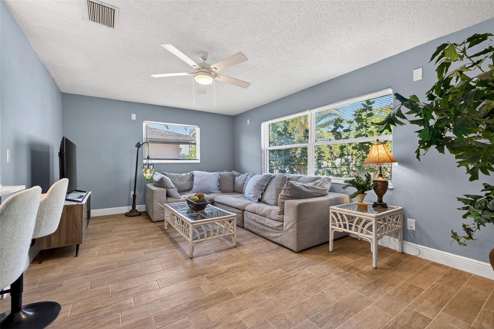 5810 VENETIAN BLVD NE, ST PETERSBURG, FL — photo 4