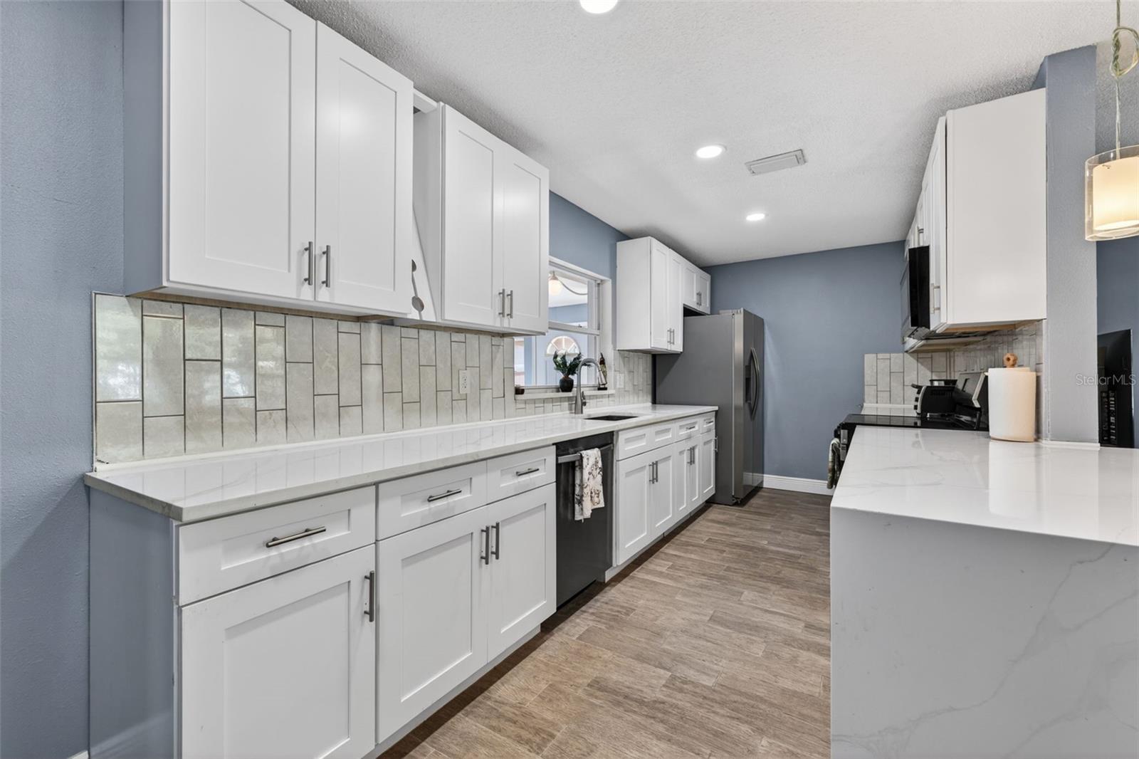 5810 VENETIAN BLVD NE, ST PETERSBURG, FL — photo 7