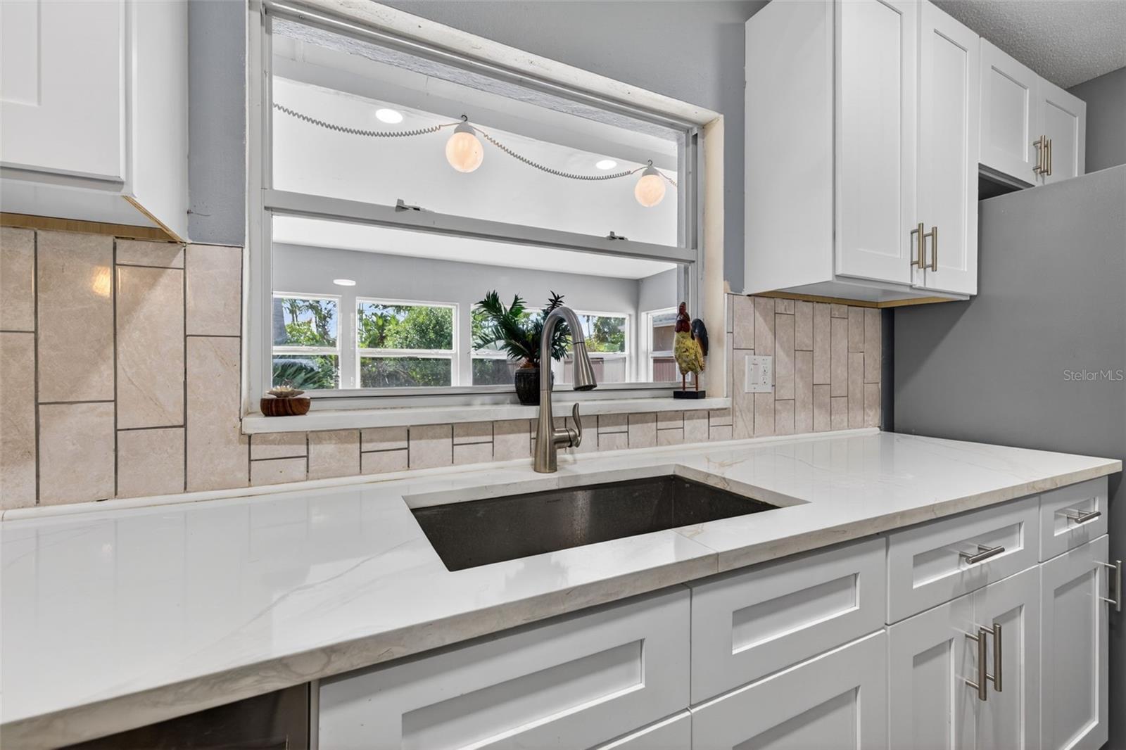 5810 VENETIAN BLVD NE, ST PETERSBURG, FL — photo 10