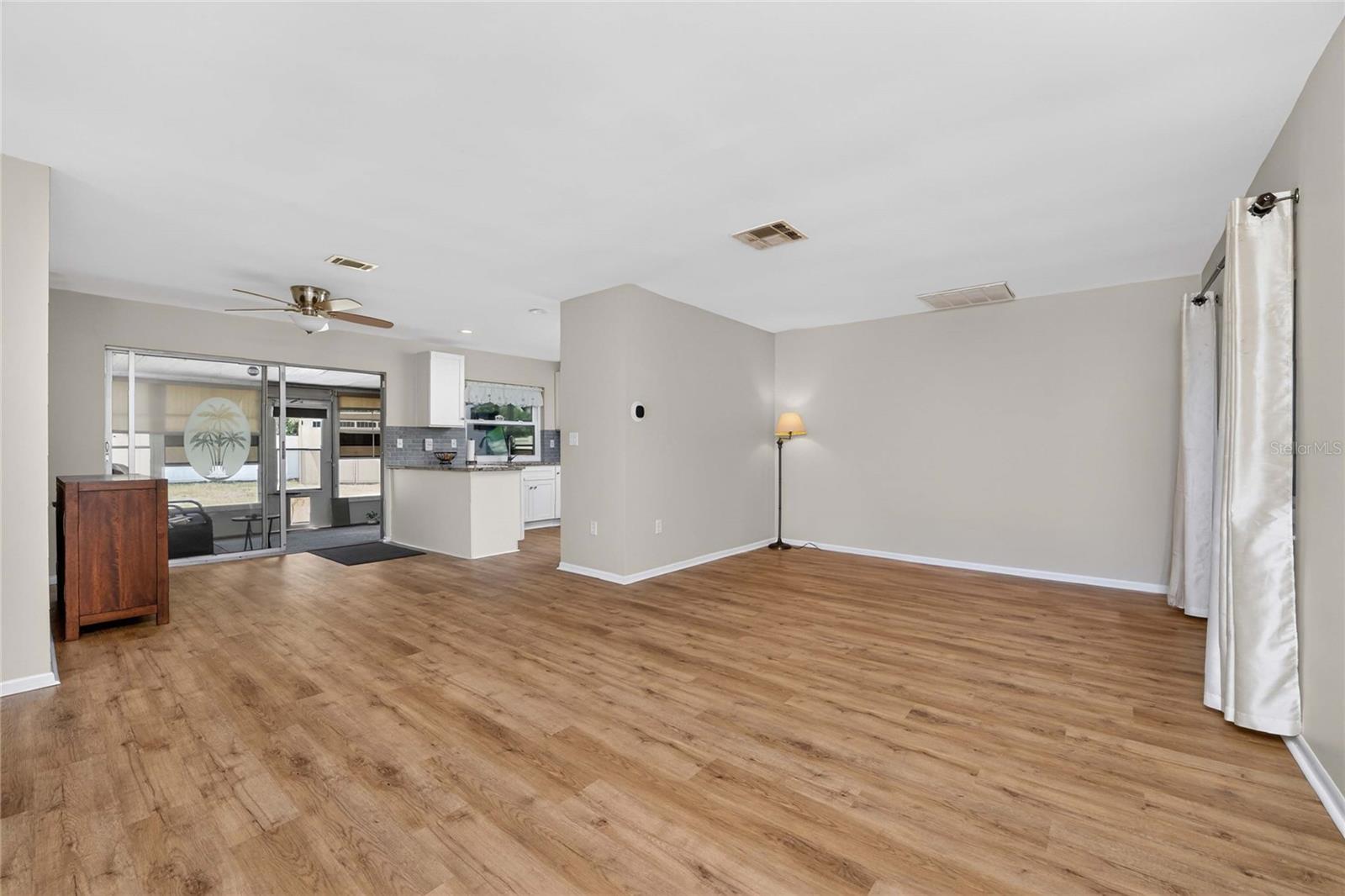 557 MAGNOLIA AVE NW, PORT CHARLOTTE, FL — photo 5