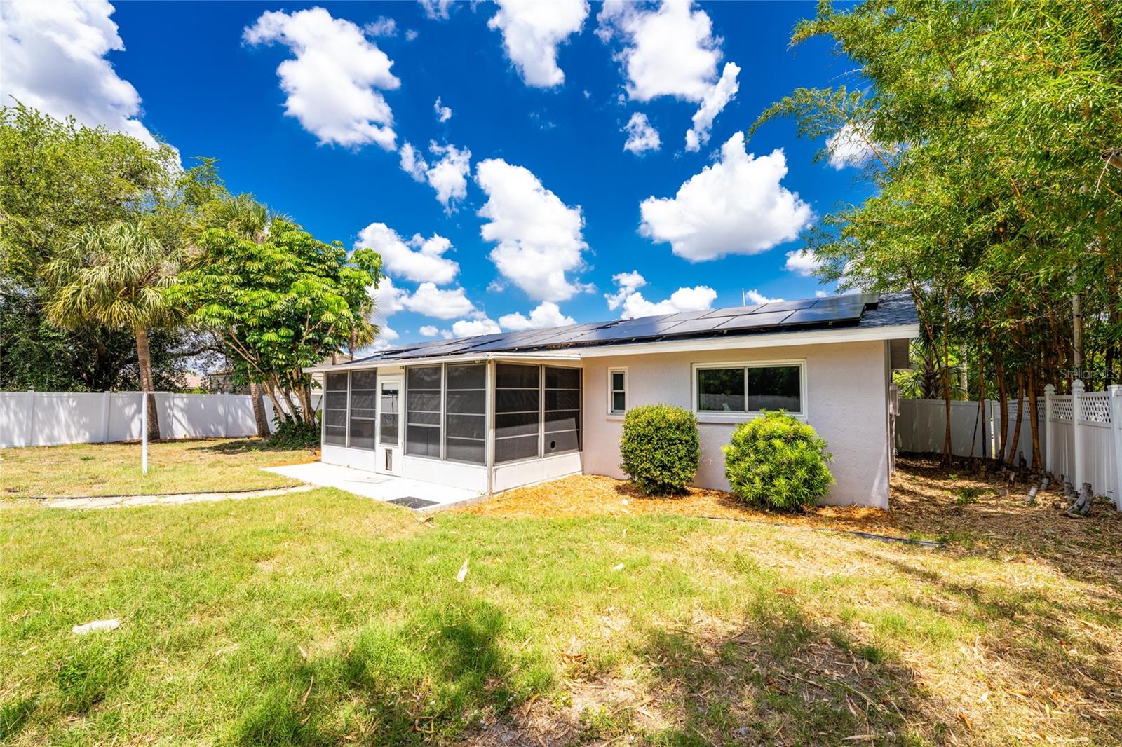 557 MAGNOLIA AVE NW, PORT CHARLOTTE, FL — photo 30