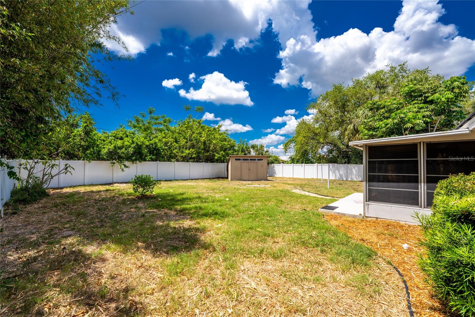 557 MAGNOLIA AVE NW, PORT CHARLOTTE, FL — photo 31