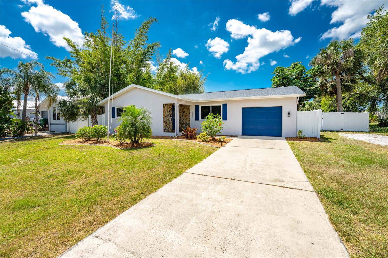 557 MAGNOLIA AVE NW, PORT CHARLOTTE, FL — photo 40