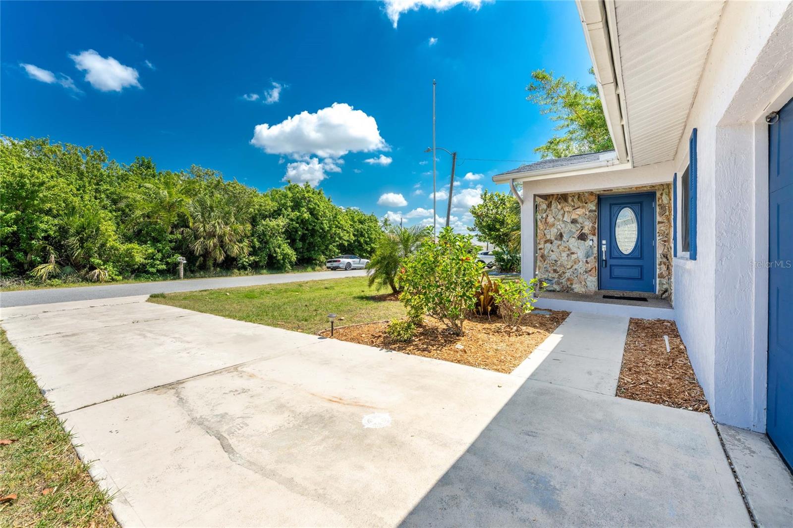 557 MAGNOLIA AVE NW, PORT CHARLOTTE, FL — photo 42