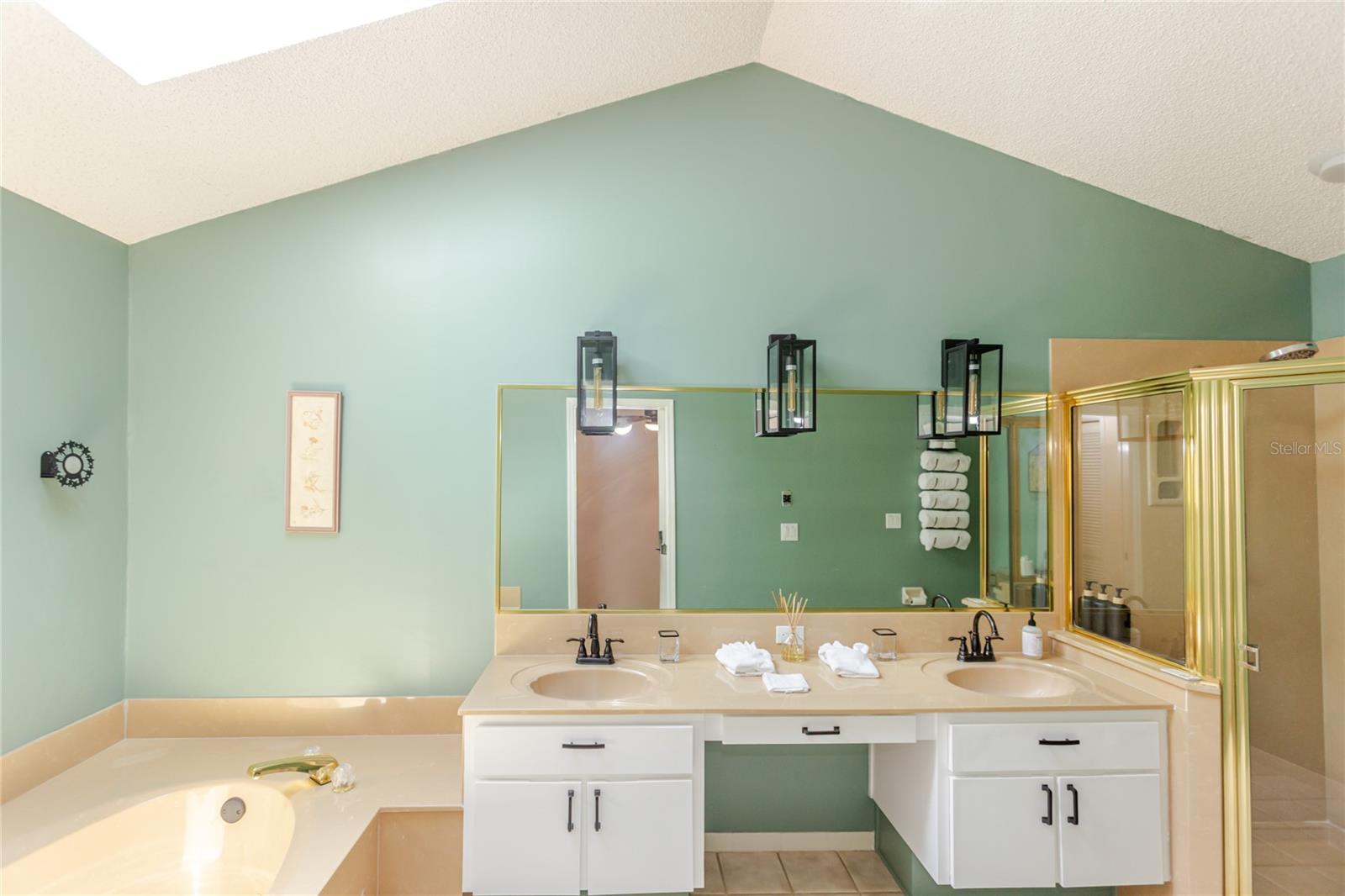14692 LINDEN DR, SPRING HILL, FL — photo 32