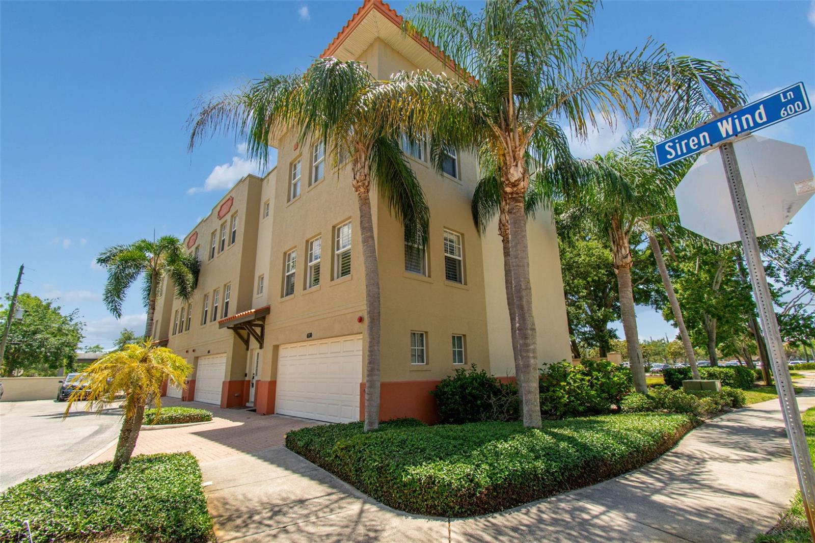 650 SIREN WIND LN, CLEARWATER, FL — photo 3