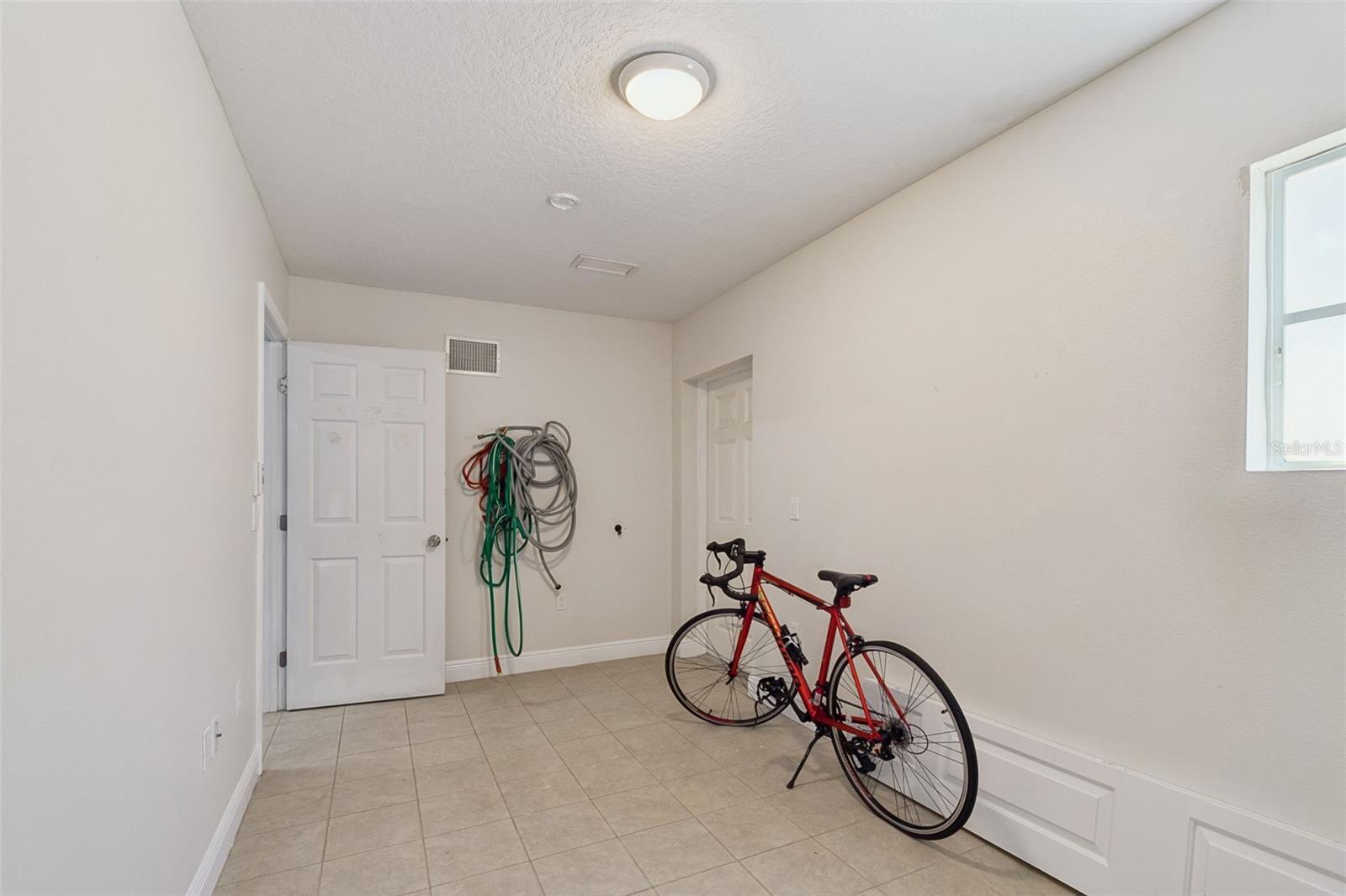 650 SIREN WIND LN, CLEARWATER, FL — photo 11