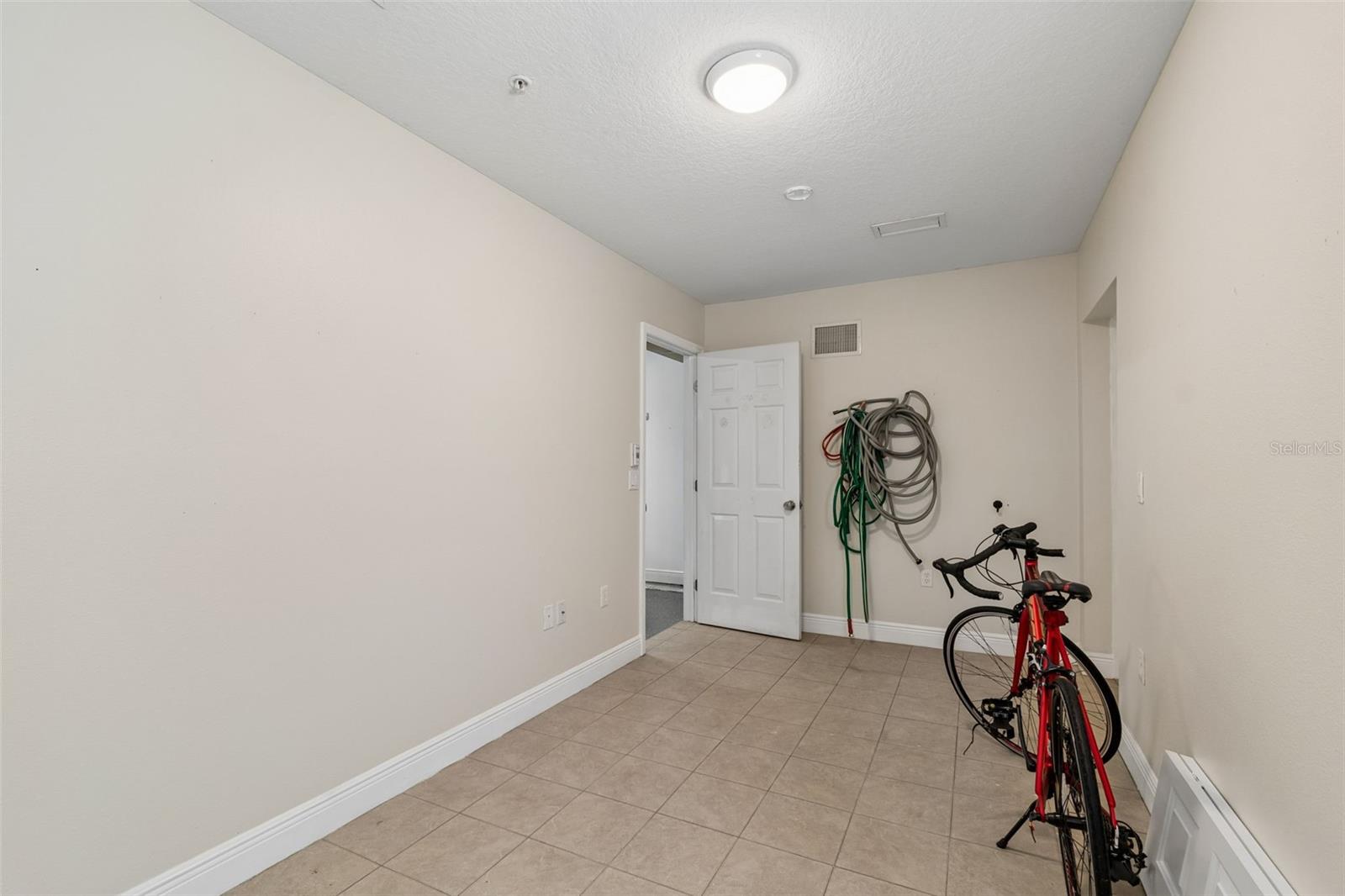 650 SIREN WIND LN, CLEARWATER, FL — photo 12