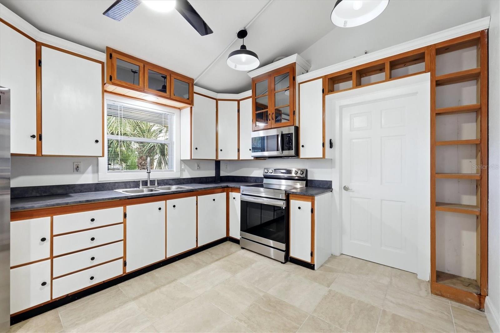 902 37TH ST W, BRADENTON, FL — photo 9