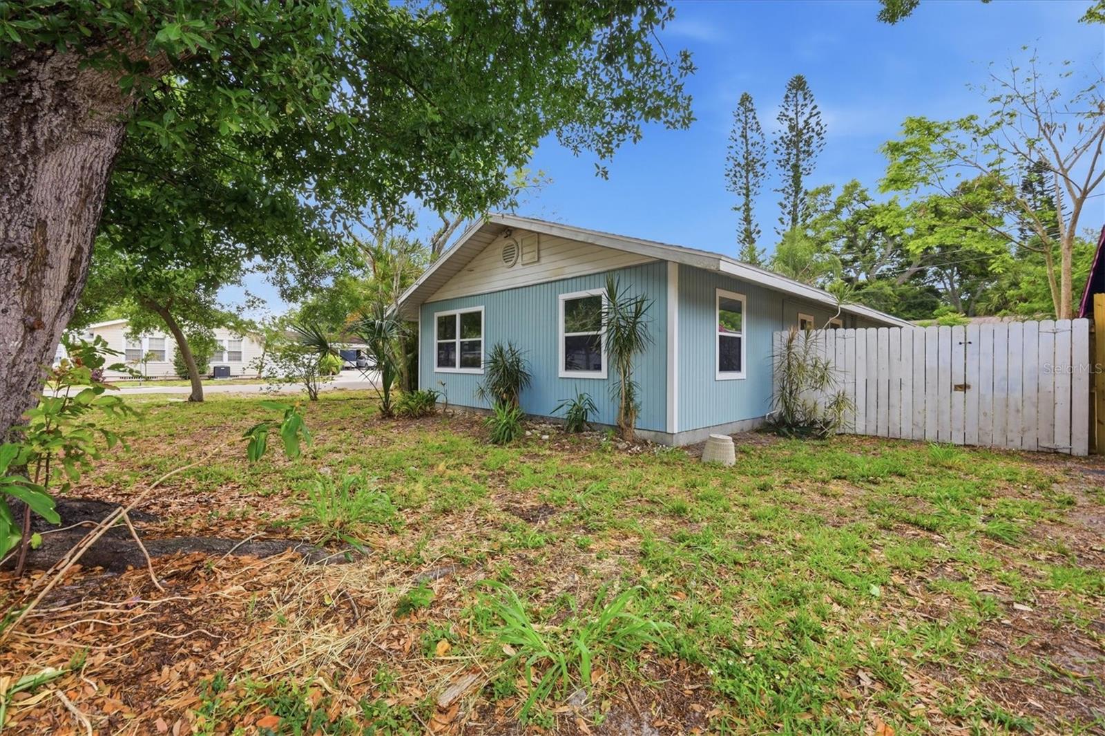 902 37TH ST W, BRADENTON, FL — photo 28
