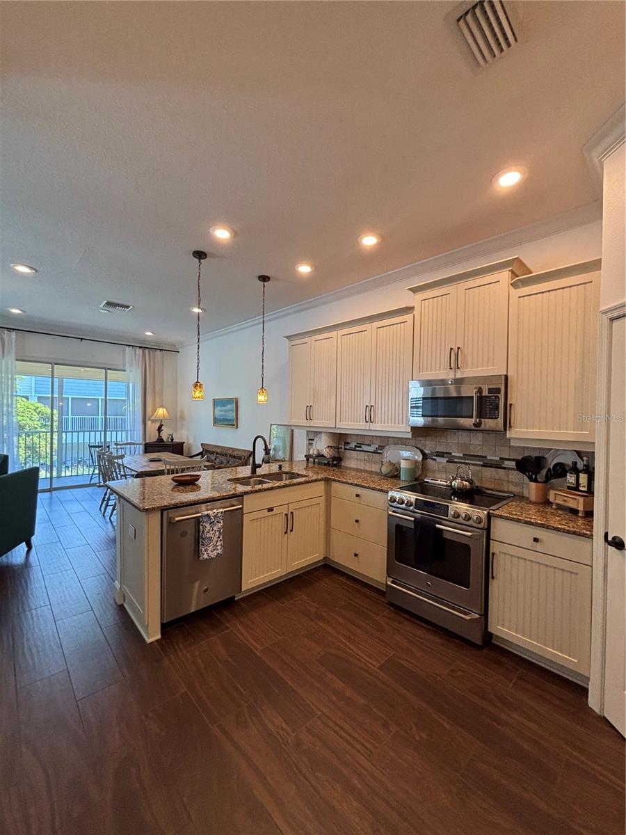 3231 NAUTICAL PL S, ST PETERSBURG, FL — photo 8