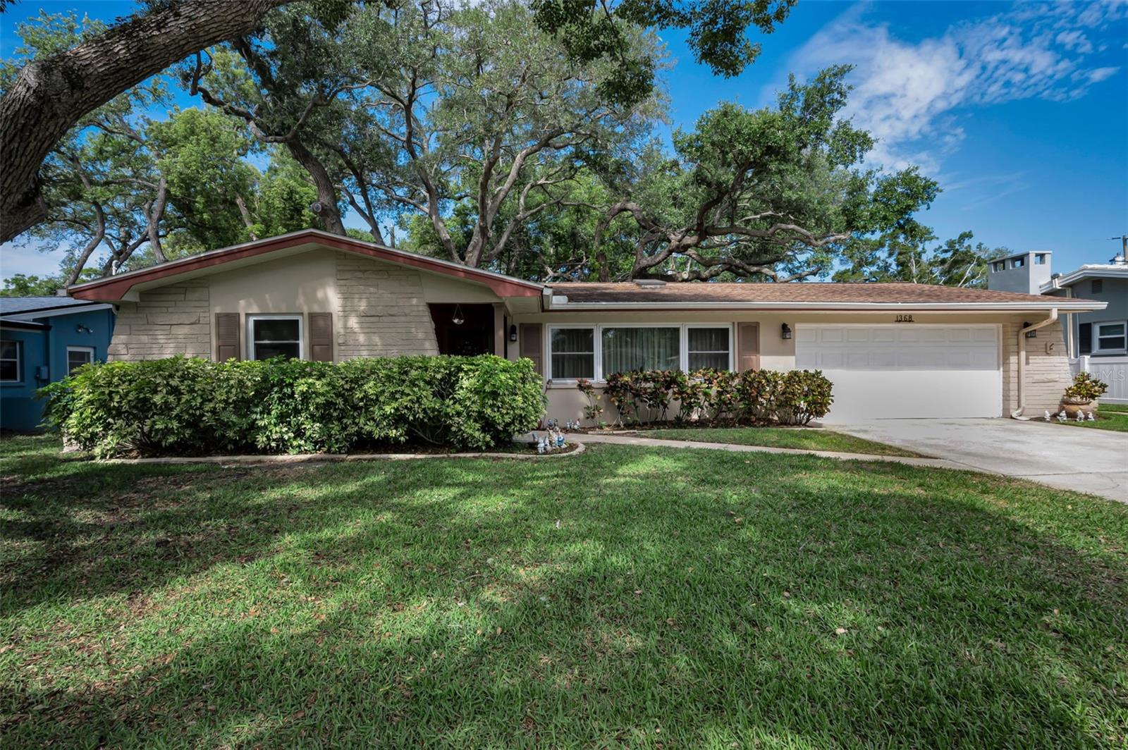 1368 WILLIAMS DR, CLEARWATER, FL — photo 2